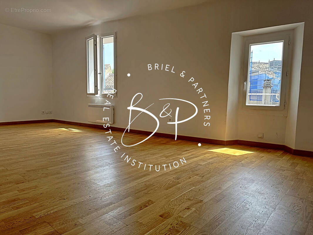 Appartement à LORGUES