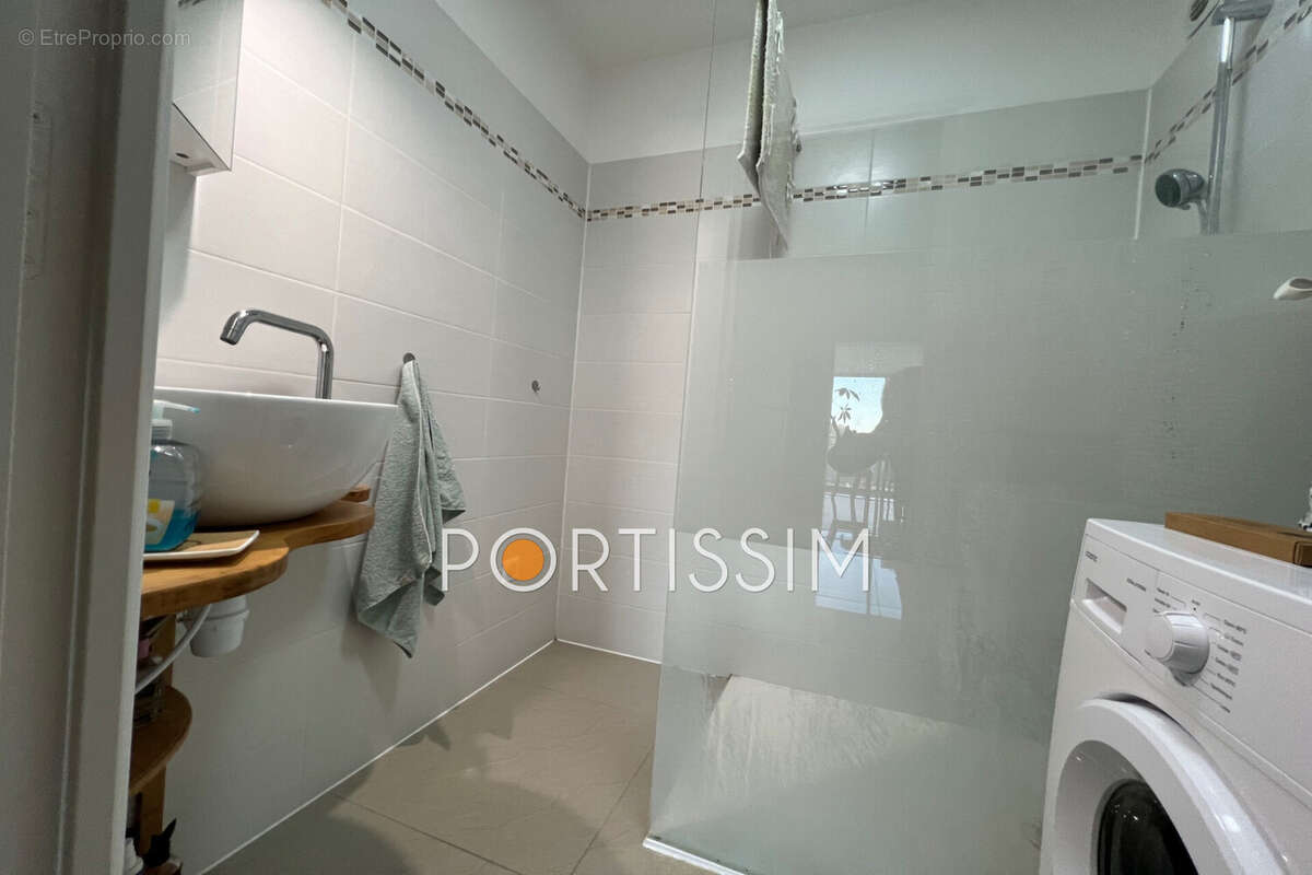 Appartement à SAINT-LAURENT-DU-VAR