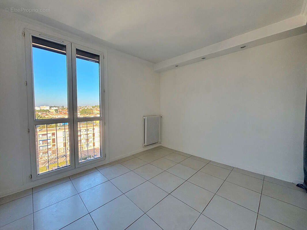 Appartement à PORT-DE-BOUC