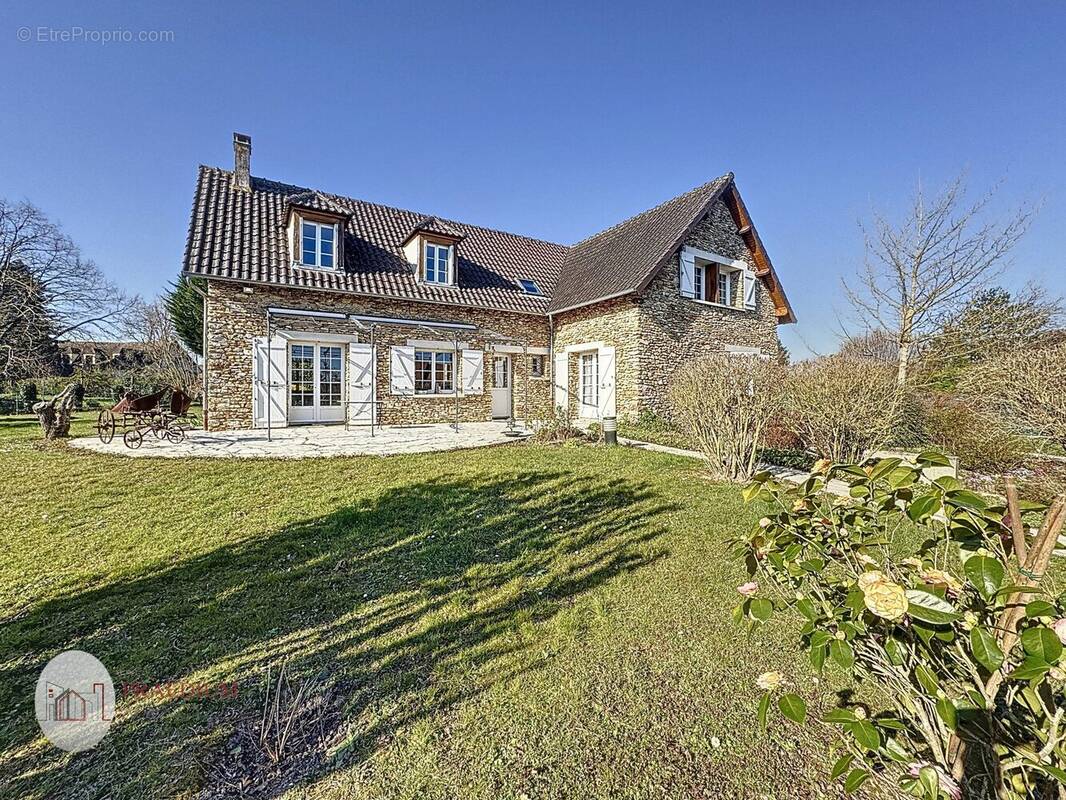 Maison à THOIRY