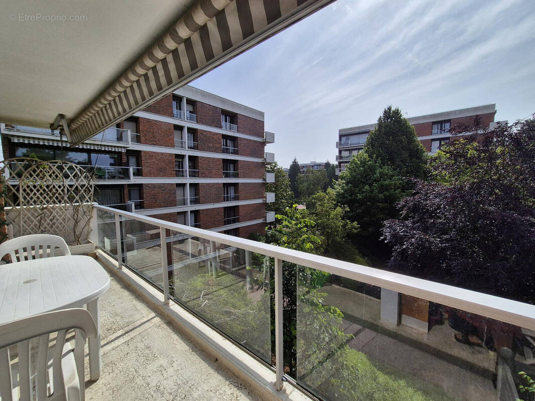 Appartement à JOUY-EN-JOSAS