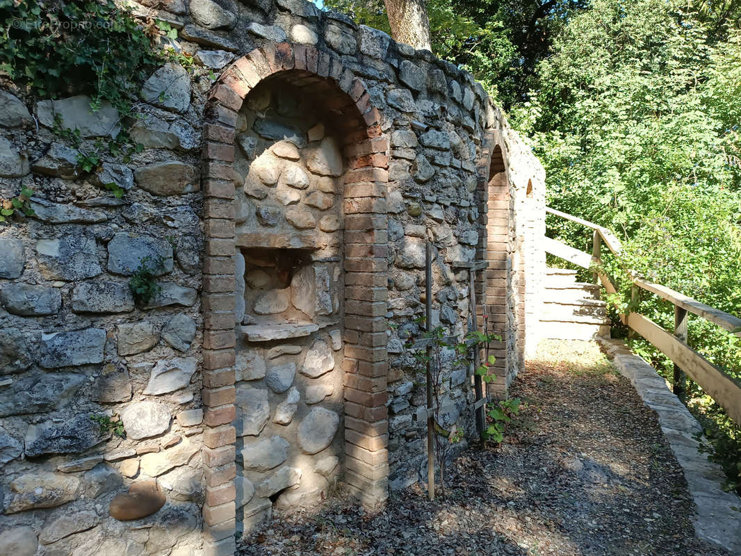 Maison à MIRMANDE