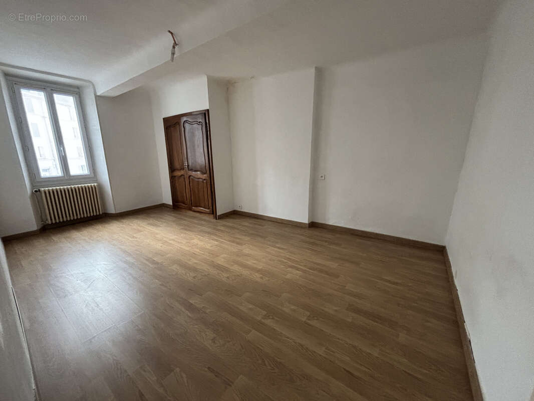 Appartement à LA GARDE-FREINET