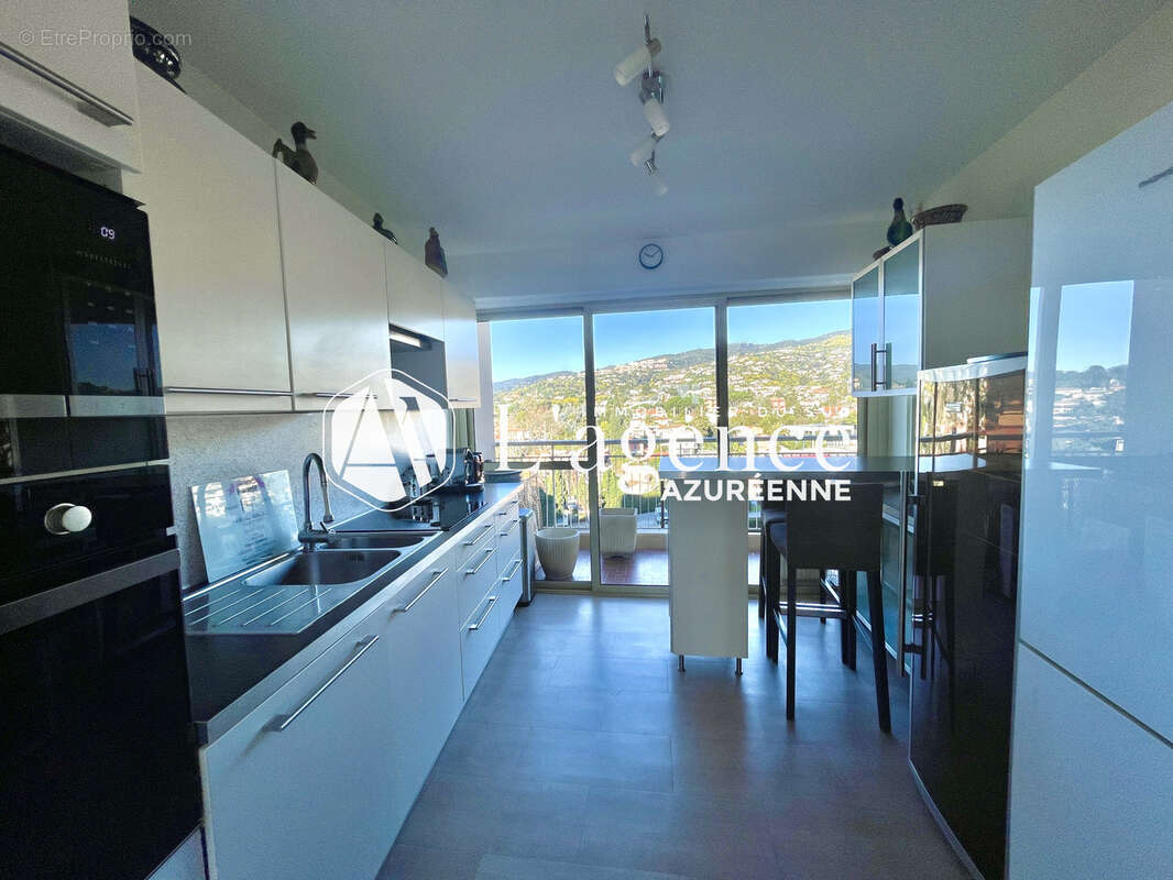 Appartement à MANDELIEU-LA-NAPOULE