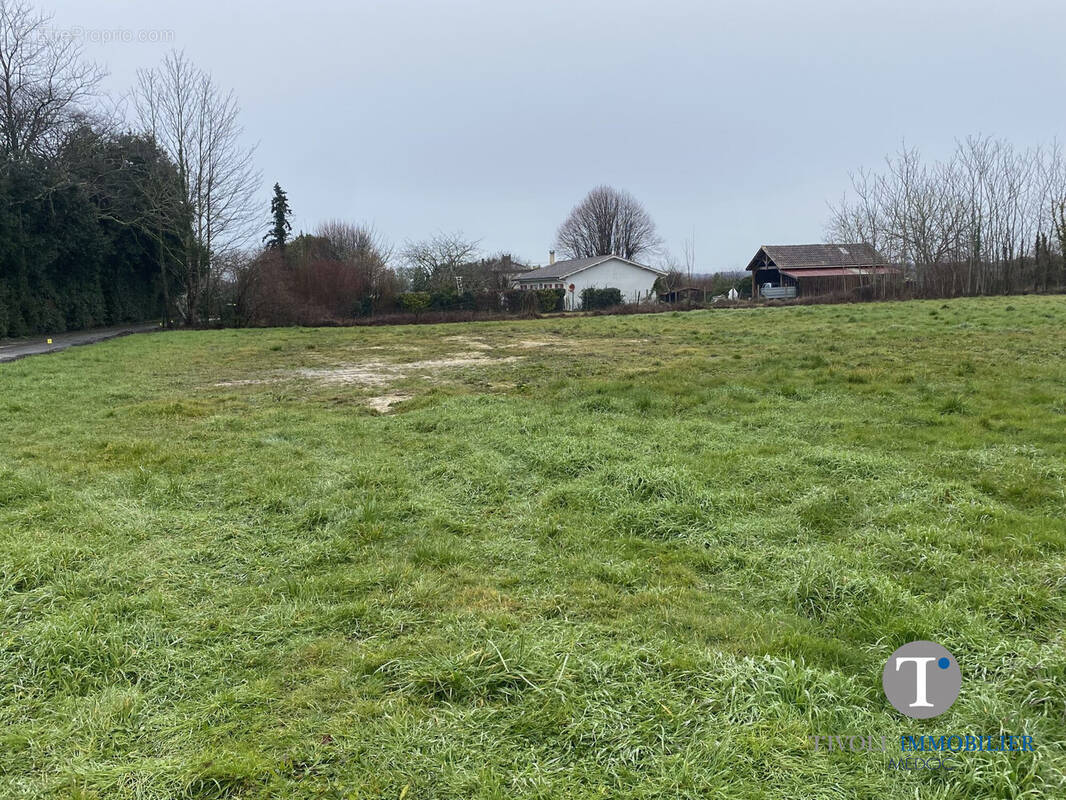 Terrain à CIVRAC-EN-MEDOC