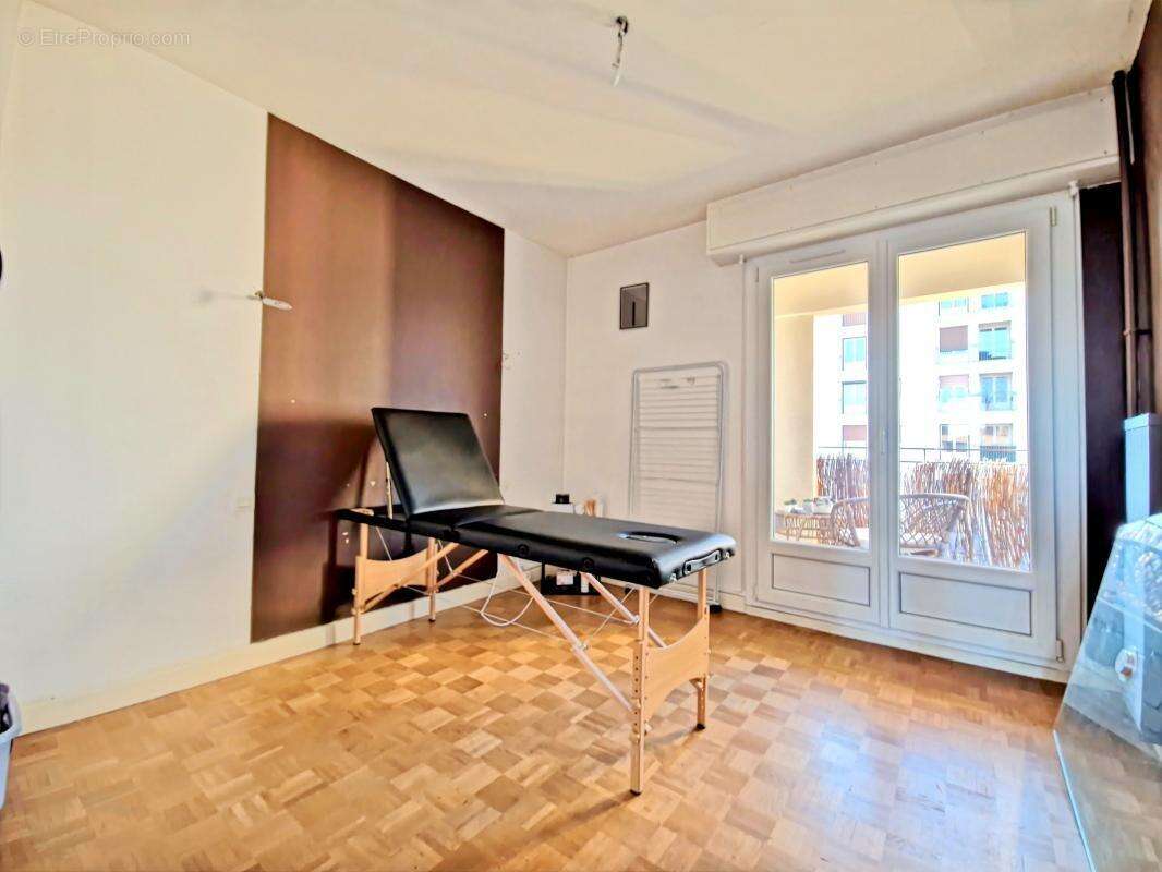 Appartement à CHENOVE