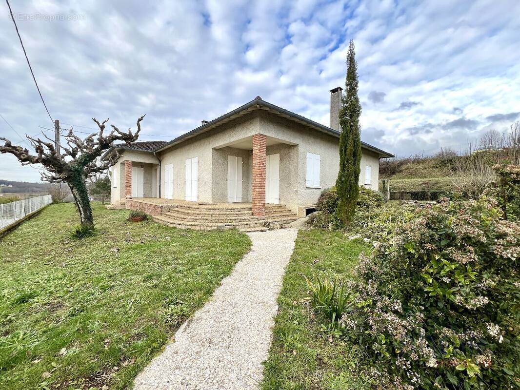 Maison à MONCLAR-DE-QUERCY