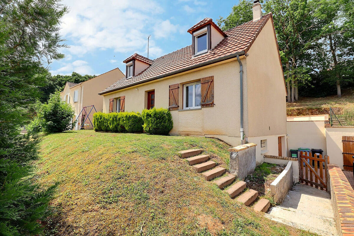 Maison à EPERNON