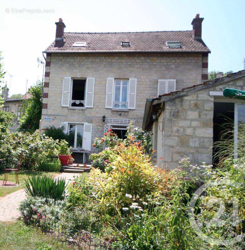 Maison à VERNEUIL-EN-HALATTE
