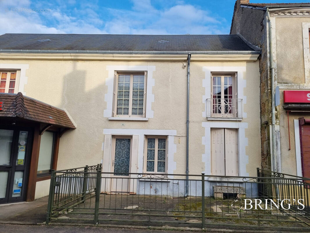 Maison à MAZANGE