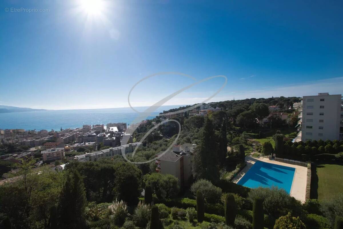 Appartement à ROQUEBRUNE-CAP-MARTIN