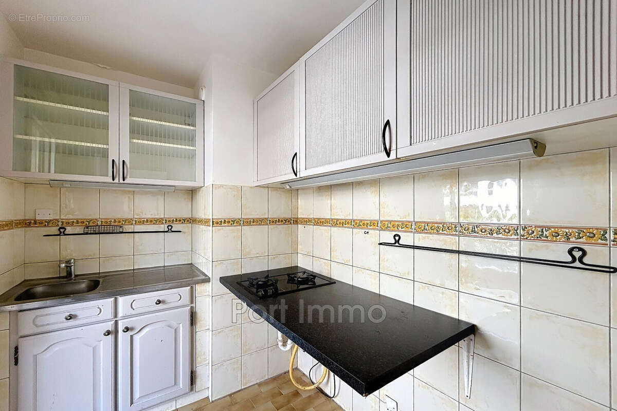 Appartement à SAINT-LAURENT-DU-VAR