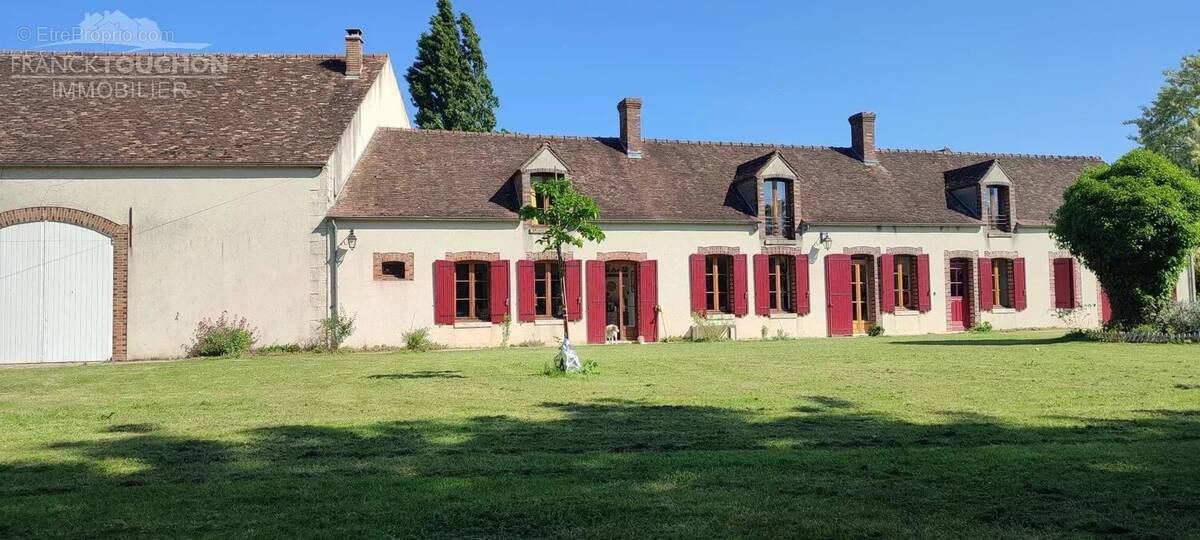 Maison à EGREVILLE