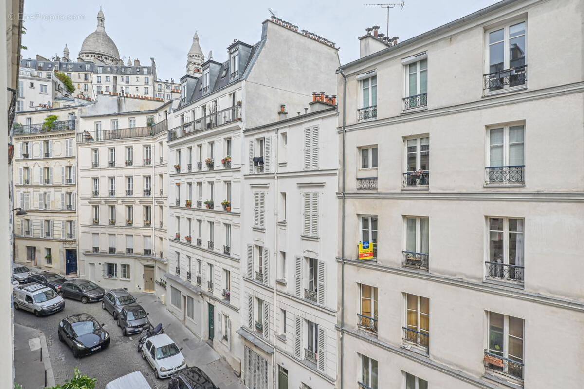 Appartement à PARIS-18E