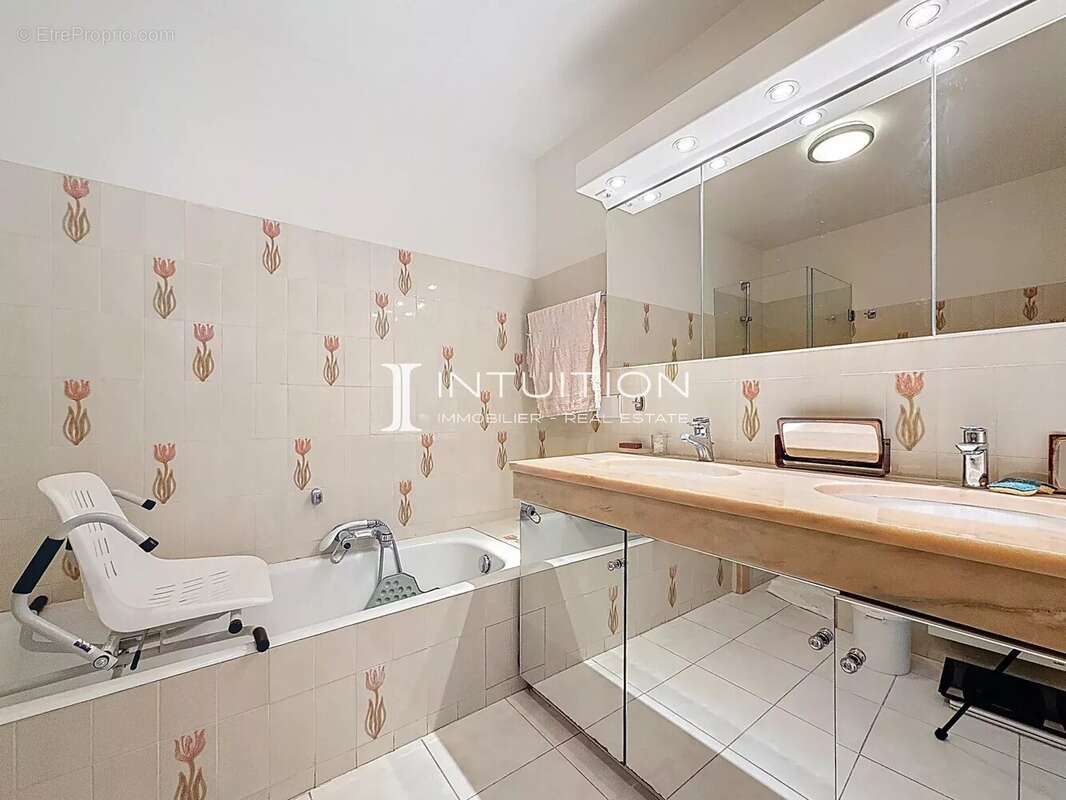 Appartement à LE CANNET