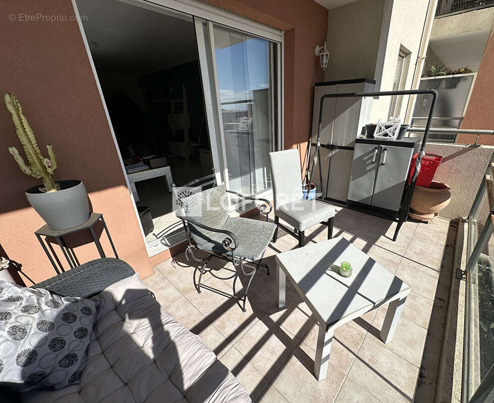 Appartement à SAINT-LAURENT-DU-VAR