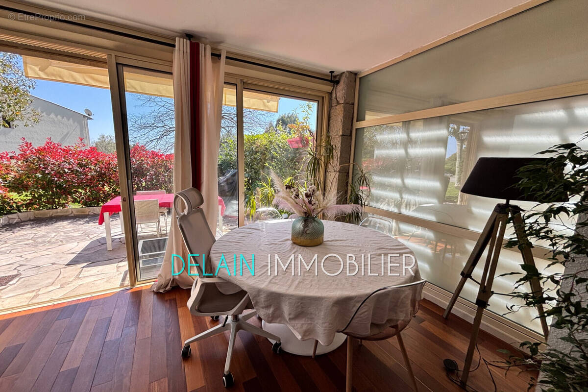 Appartement à VILLENEUVE-LOUBET