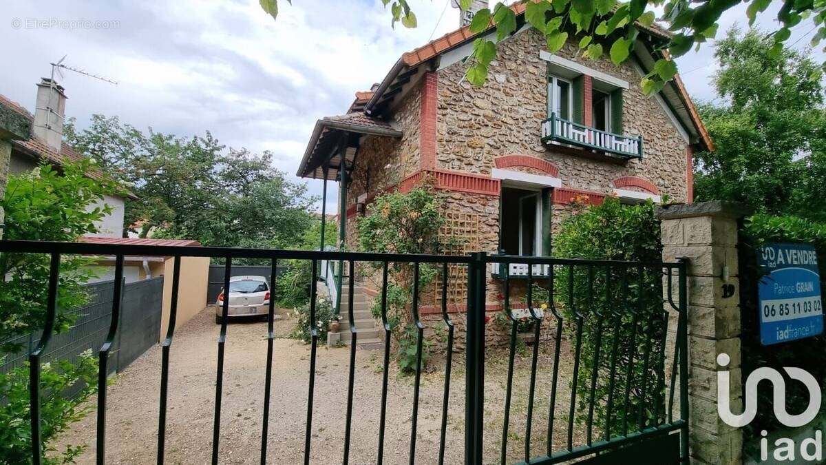 Photo 1 - Maison à VILLENEUVE-LE-ROI