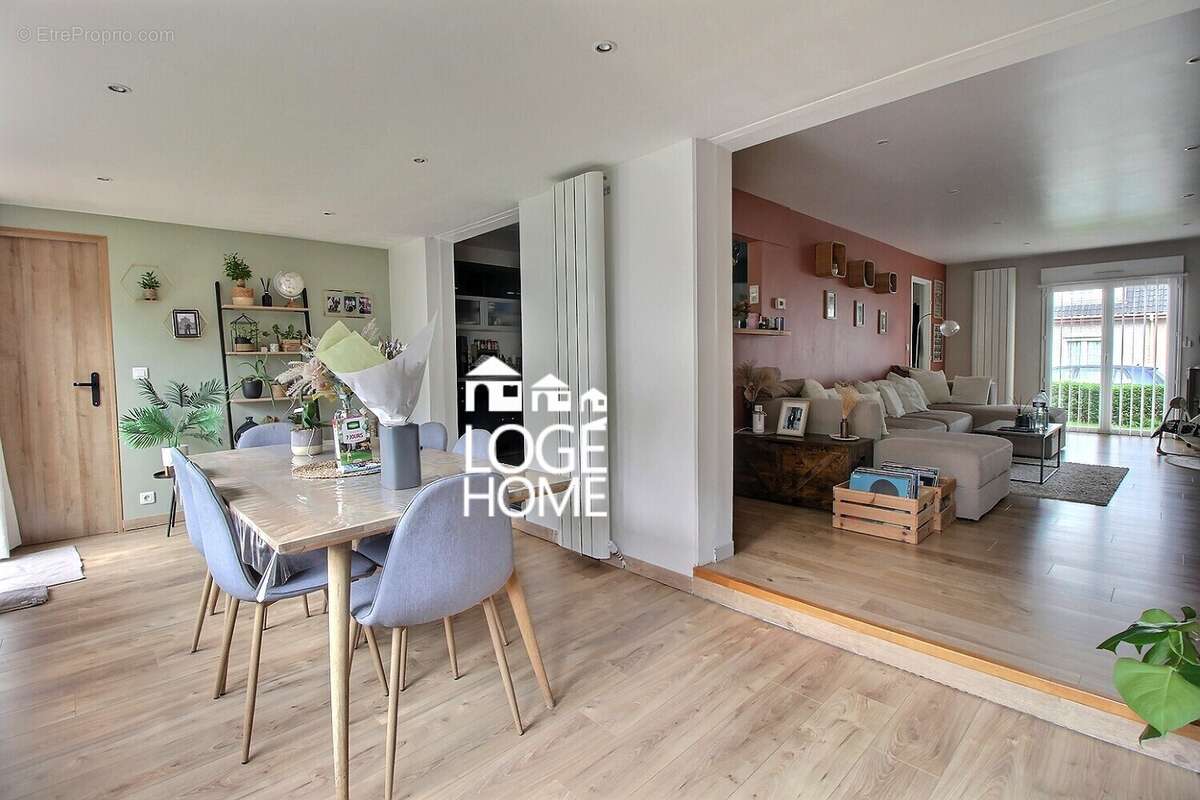 Espace ouvert de 42 m² - Maison à DROCOURT