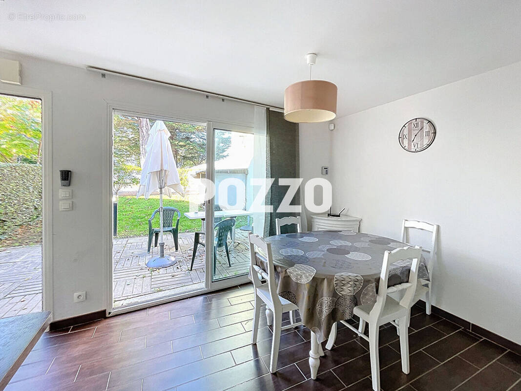 Appartement à COLLEVILLE-SUR-MER