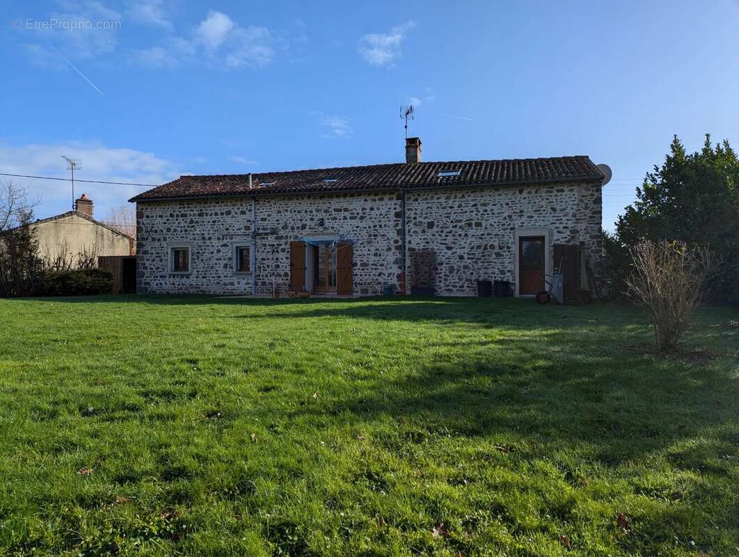 Appartement à LATHUS-SAINT-REMY