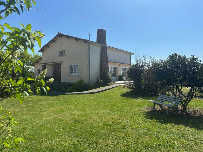 Maison à NESMY