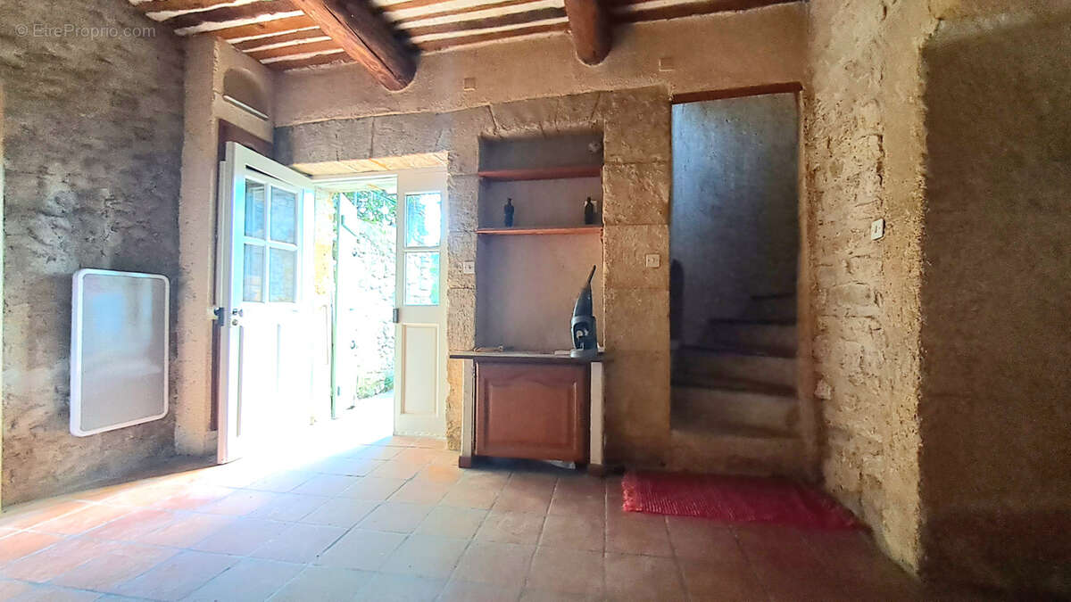 Maison à CUCURON