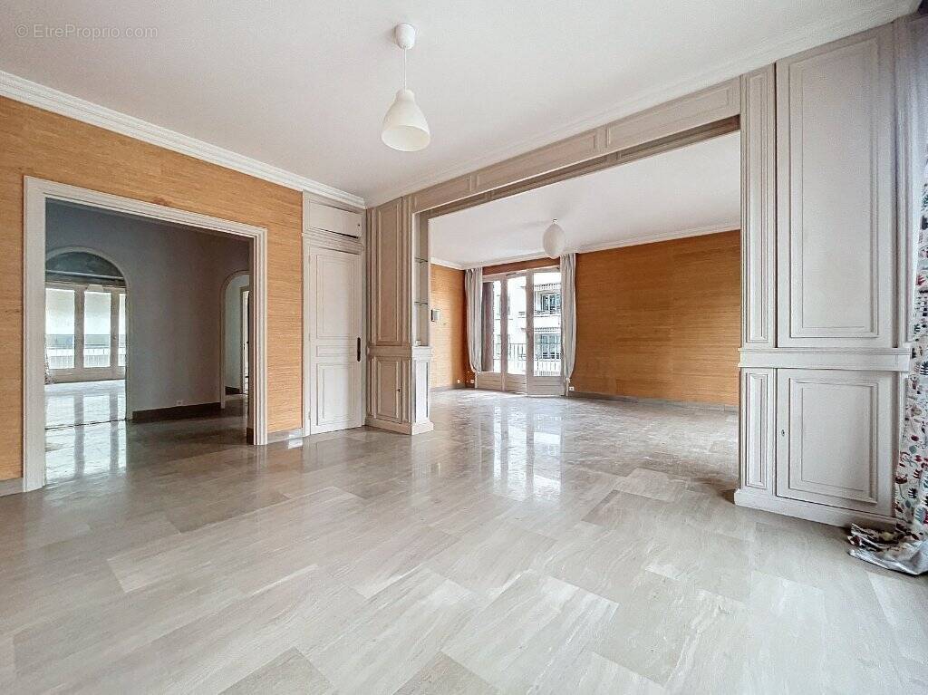 Appartement à LYON-6E