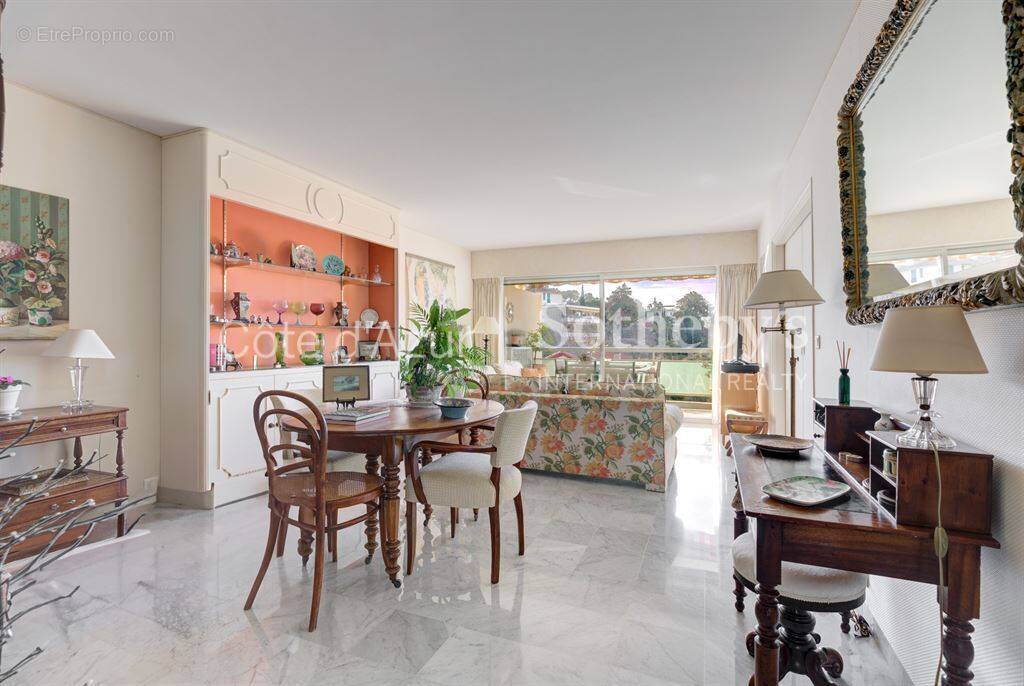 Appartement à LE CANNET