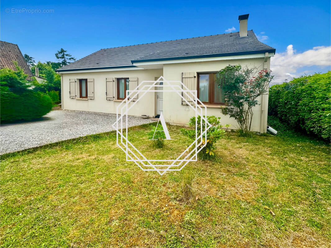 Maison à MERU