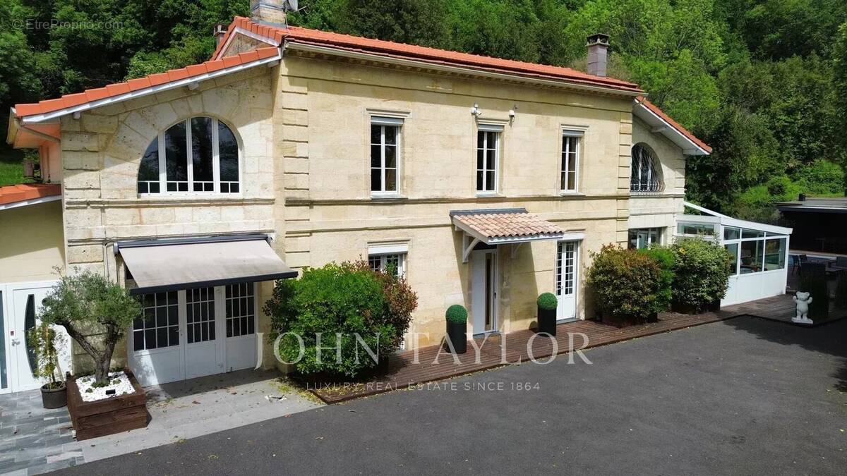 Maison à LATRESNE