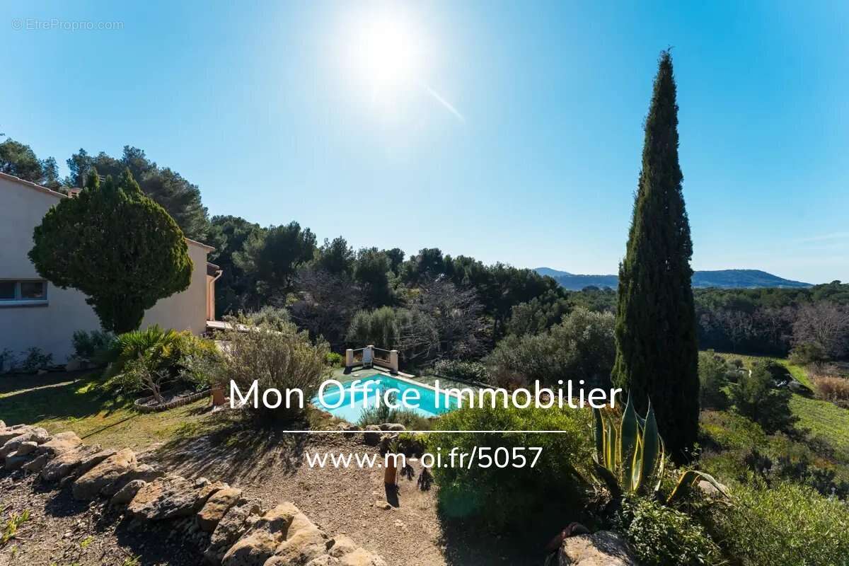 Maison à LE CASTELLET