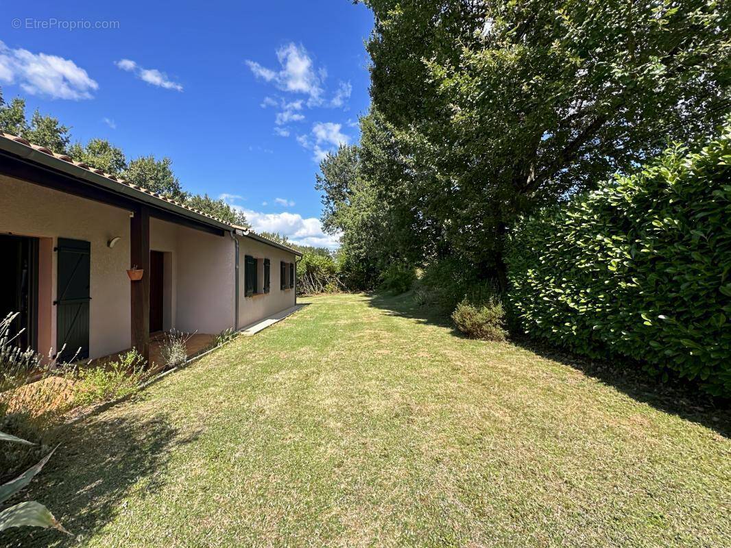 Maison à MONTAIGUT-SUR-SAVE