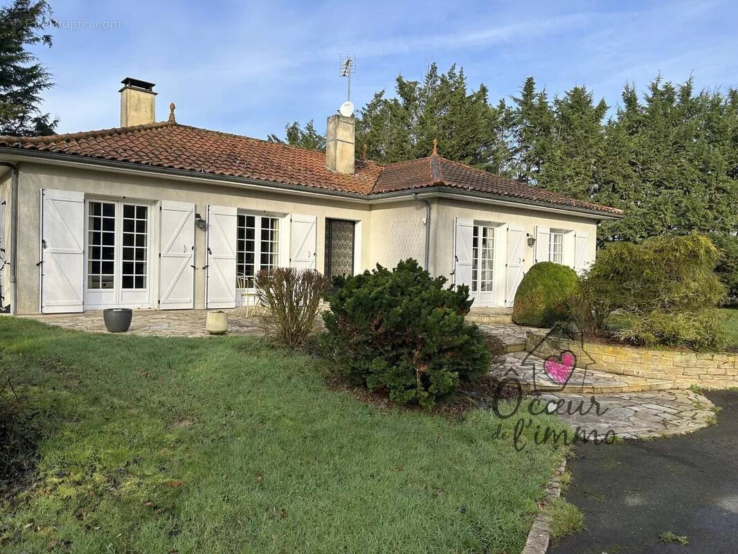 Maison à YZERNAY