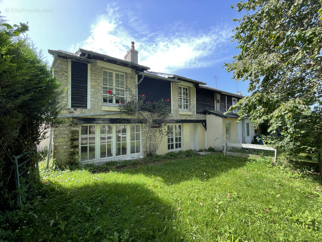 Maison à COLLEVILLE-SUR-MER