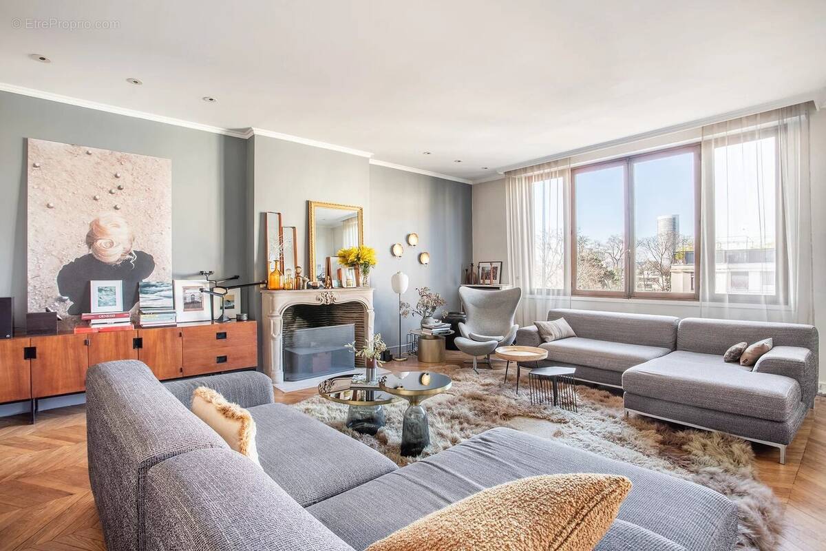 Appartement à NEUILLY-SUR-SEINE