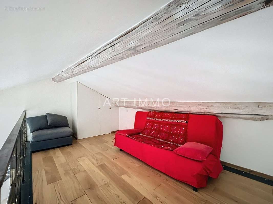 Appartement à FONTAINE-DE-VAUCLUSE