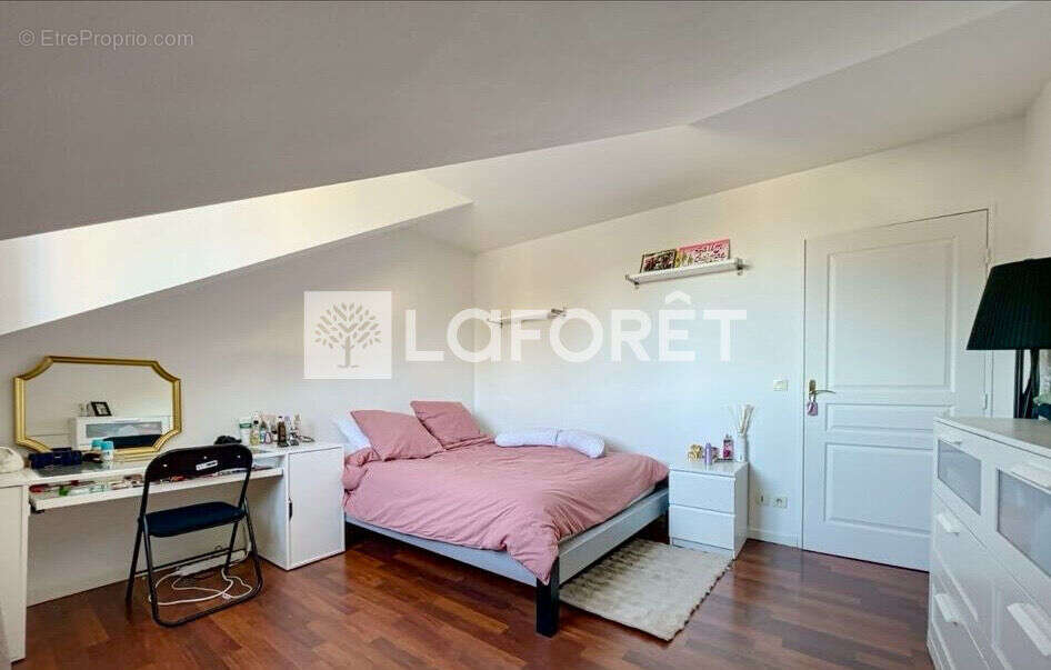 Appartement à LA QUEUE-EN-BRIE