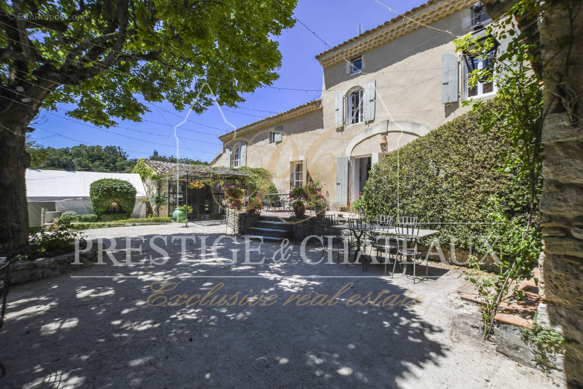 Maison à GRIGNAN