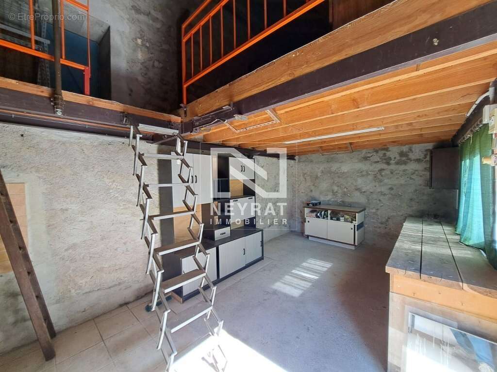 Maison à SAINT-LEGER-SOUS-BEUVRAY