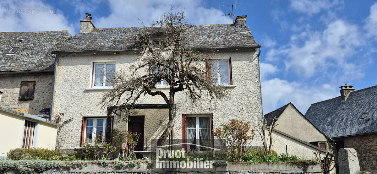 Maison à CAMPUAC