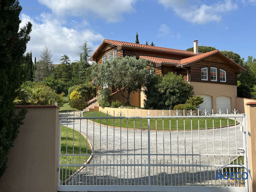 Maison à LACROIX-FALGARDE