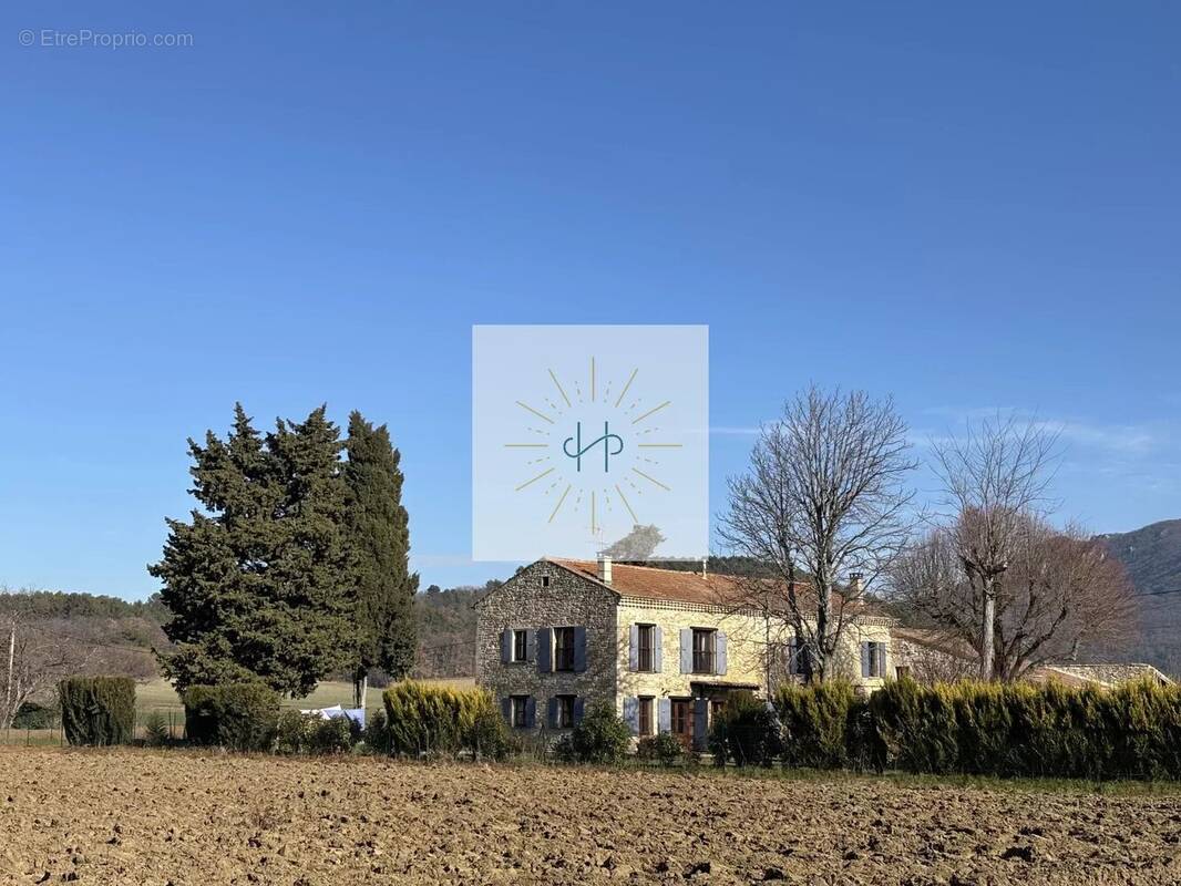 Maison à MONTELIMAR