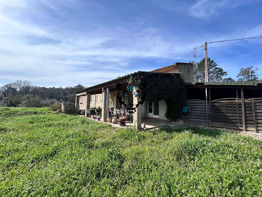 Maison à ROQUEBRUNE-SUR-ARGENS