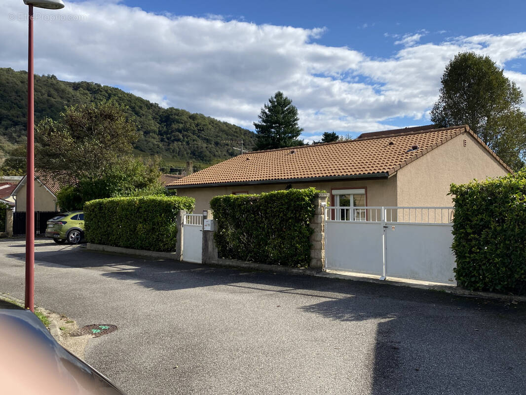 Maison à SERVES-SUR-RHONE