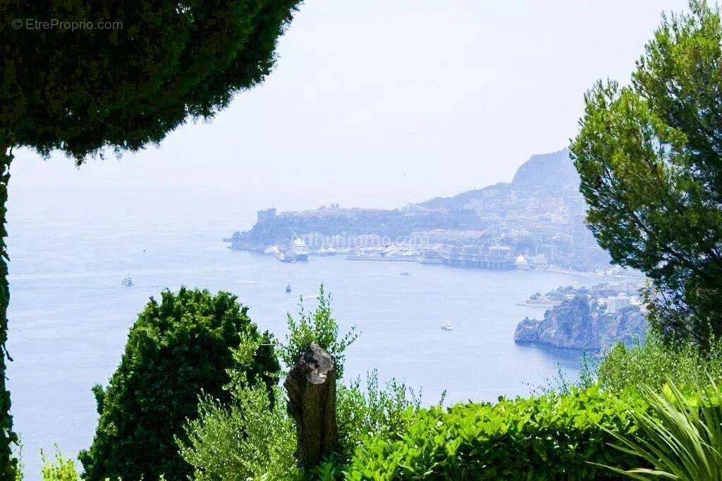Appartement à ROQUEBRUNE-CAP-MARTIN
