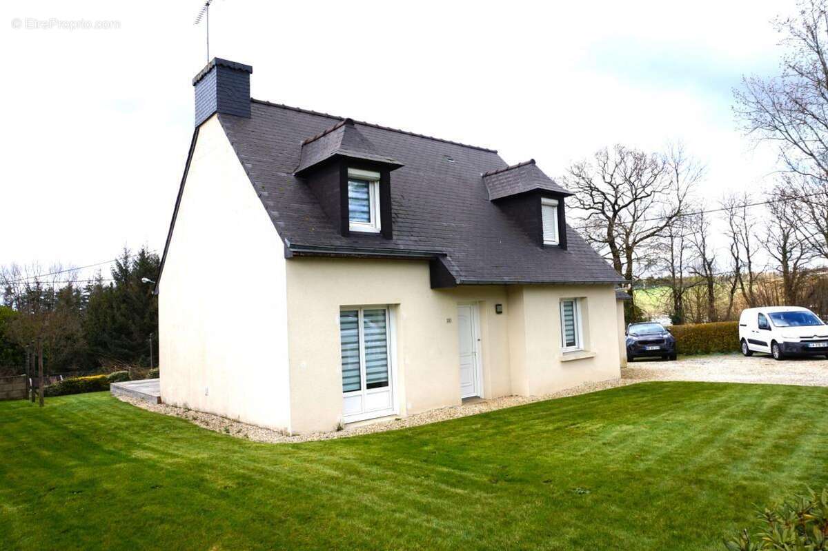 Maison à QUINTIN