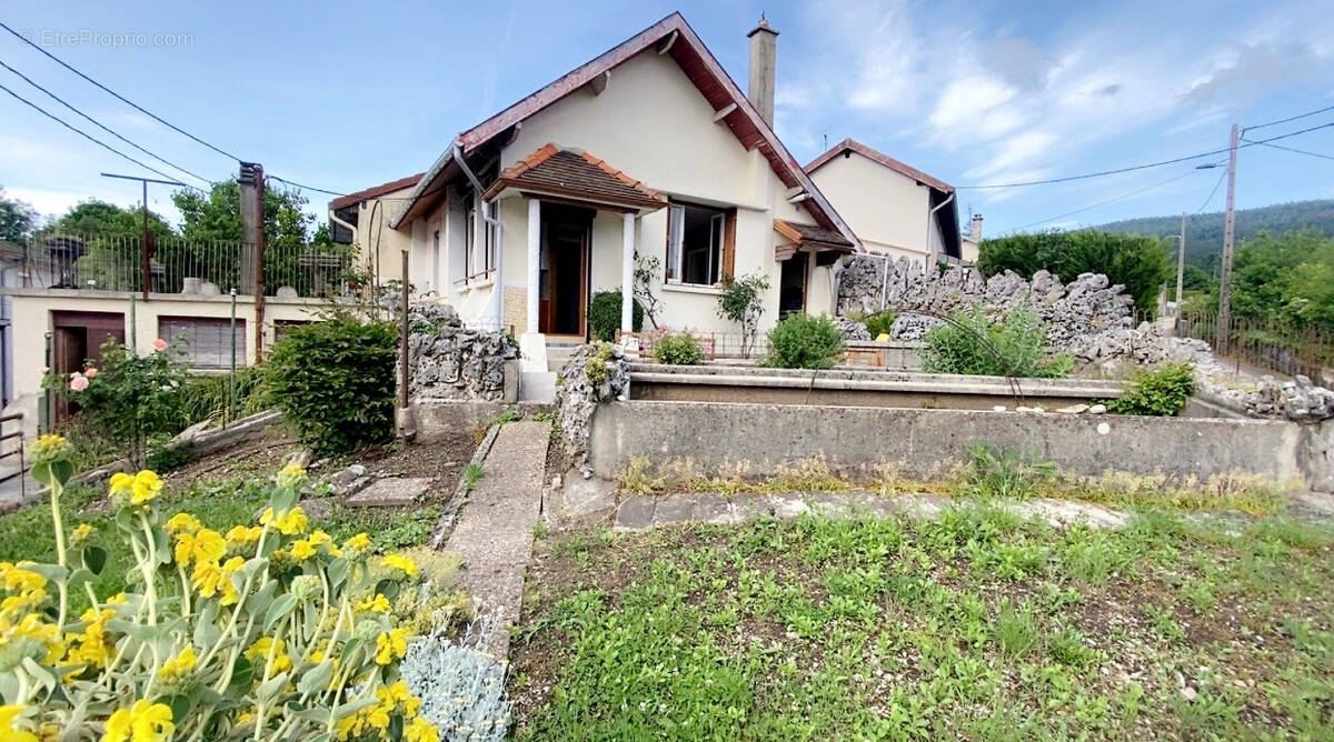 Maison à OYONNAX