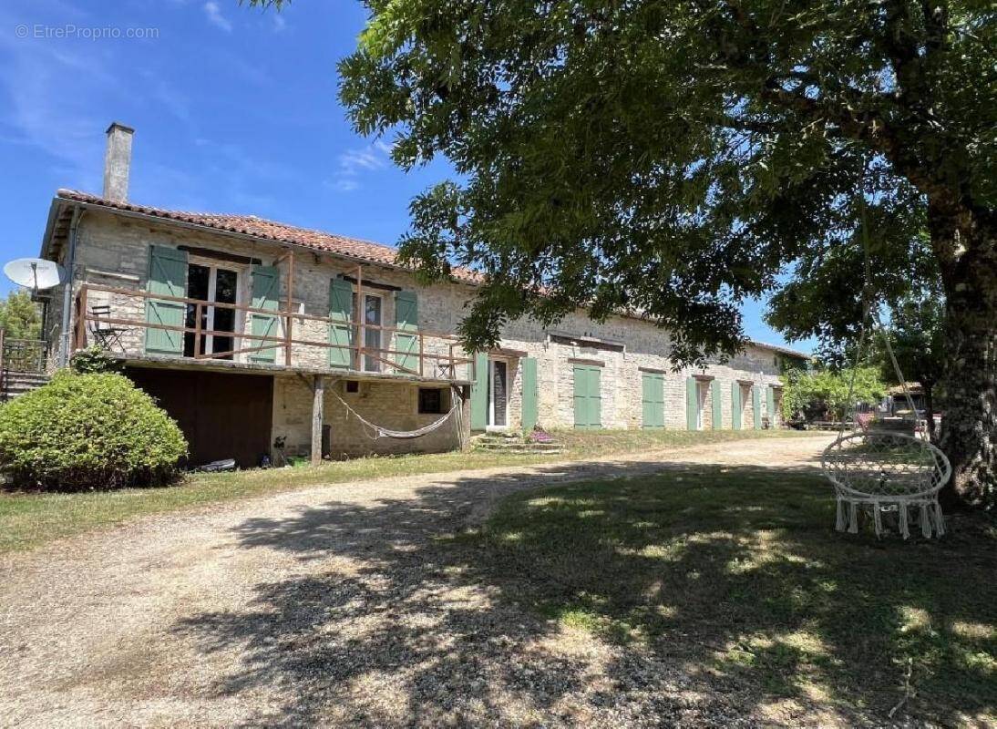Maison à LIZANT