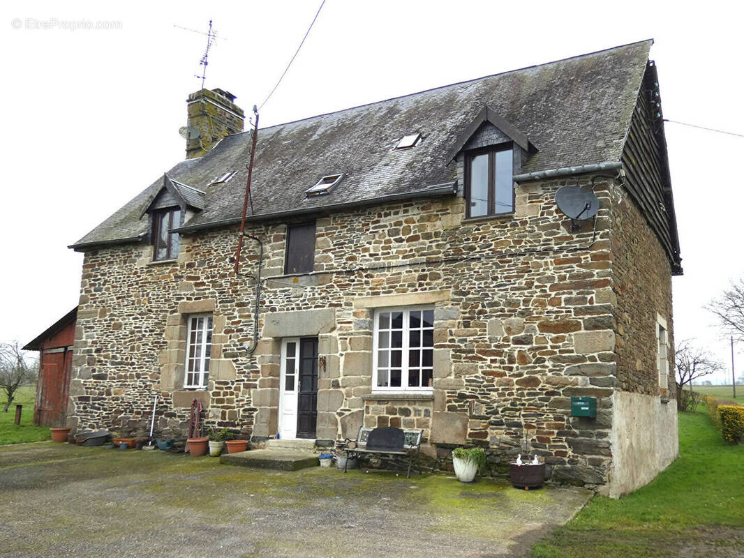 Maison à BARENTON